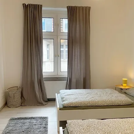 Schoene Altbauwohnung In Apartment *