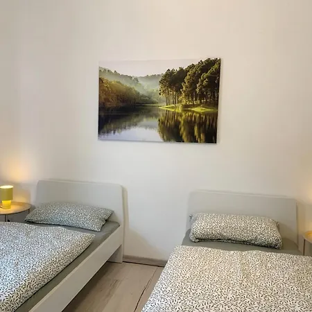 Schoene Altbauwohnung In