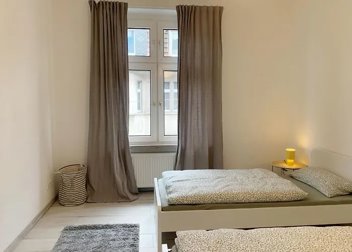 Schoene Altbauwohnung In 公寓 *