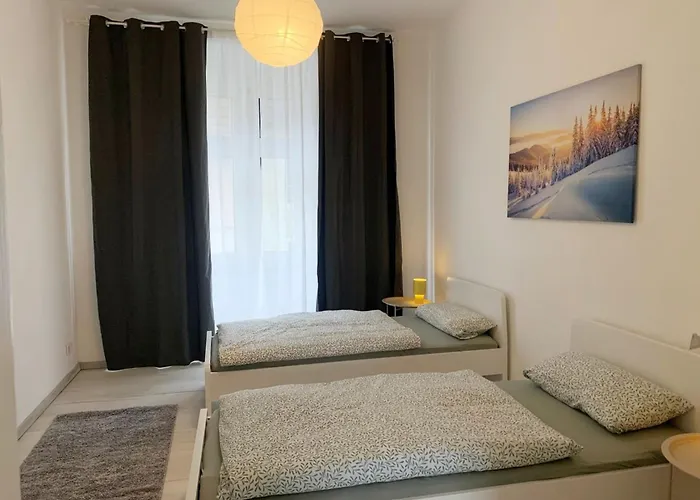 公寓 Schoene Altbauwohnung In *